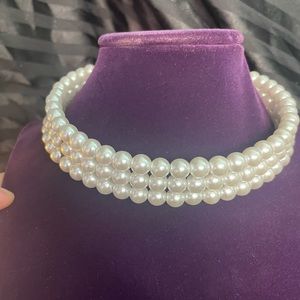 Vintage 3-strand faux pearl choker